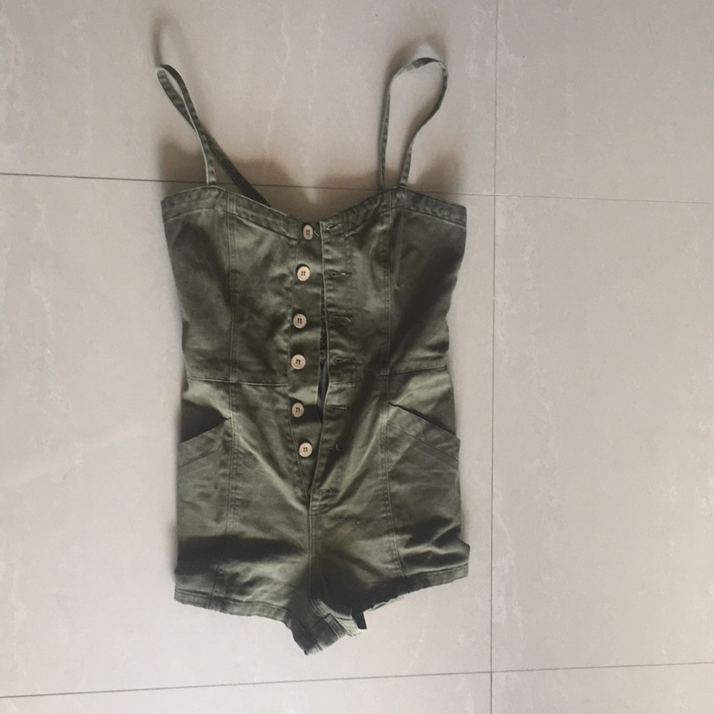 Forever 21 Spaghetti strap romper